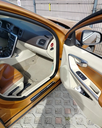Volvo S60 cena 38900 przebieg: 123000, rok produkcji 2010 z Tychy małe 436